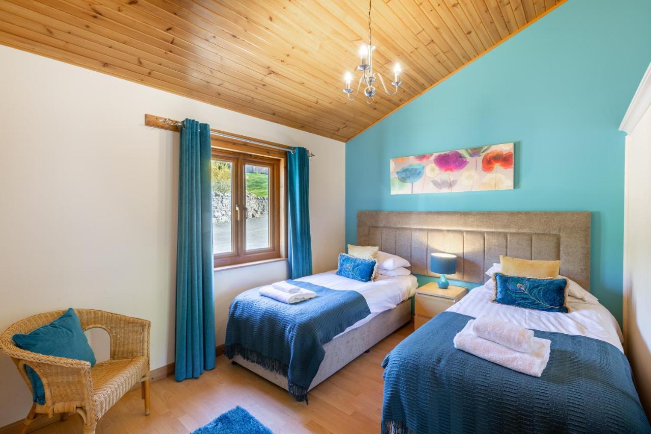 Douglas Fir Lodge With Hot Tub Cupar Exterior photo