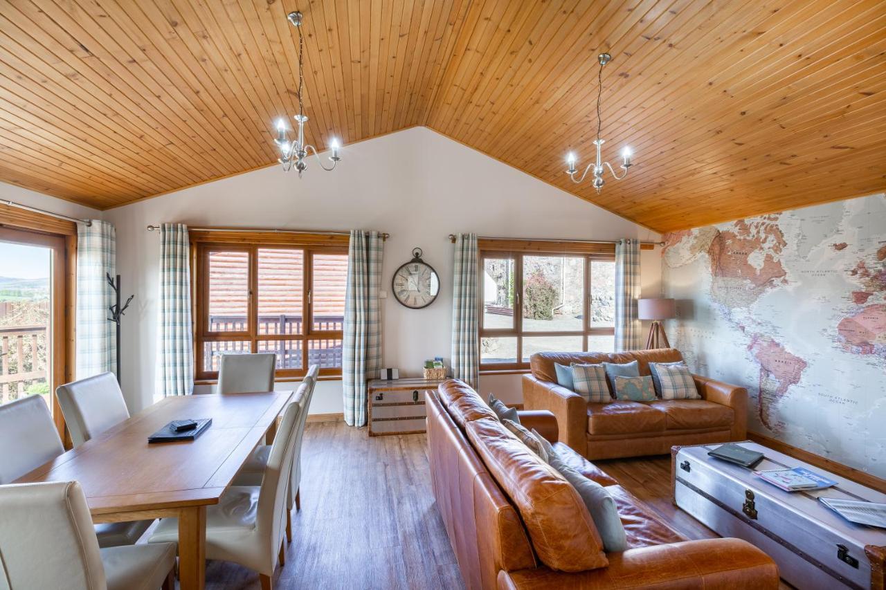 Douglas Fir Lodge With Hot Tub Cupar Exterior photo